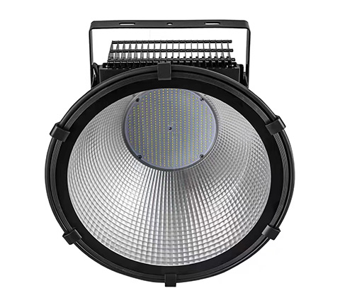 (QDLED-T028)200W-1000W塔吊燈高桿球場(chǎng)LED投光燈正面效果
